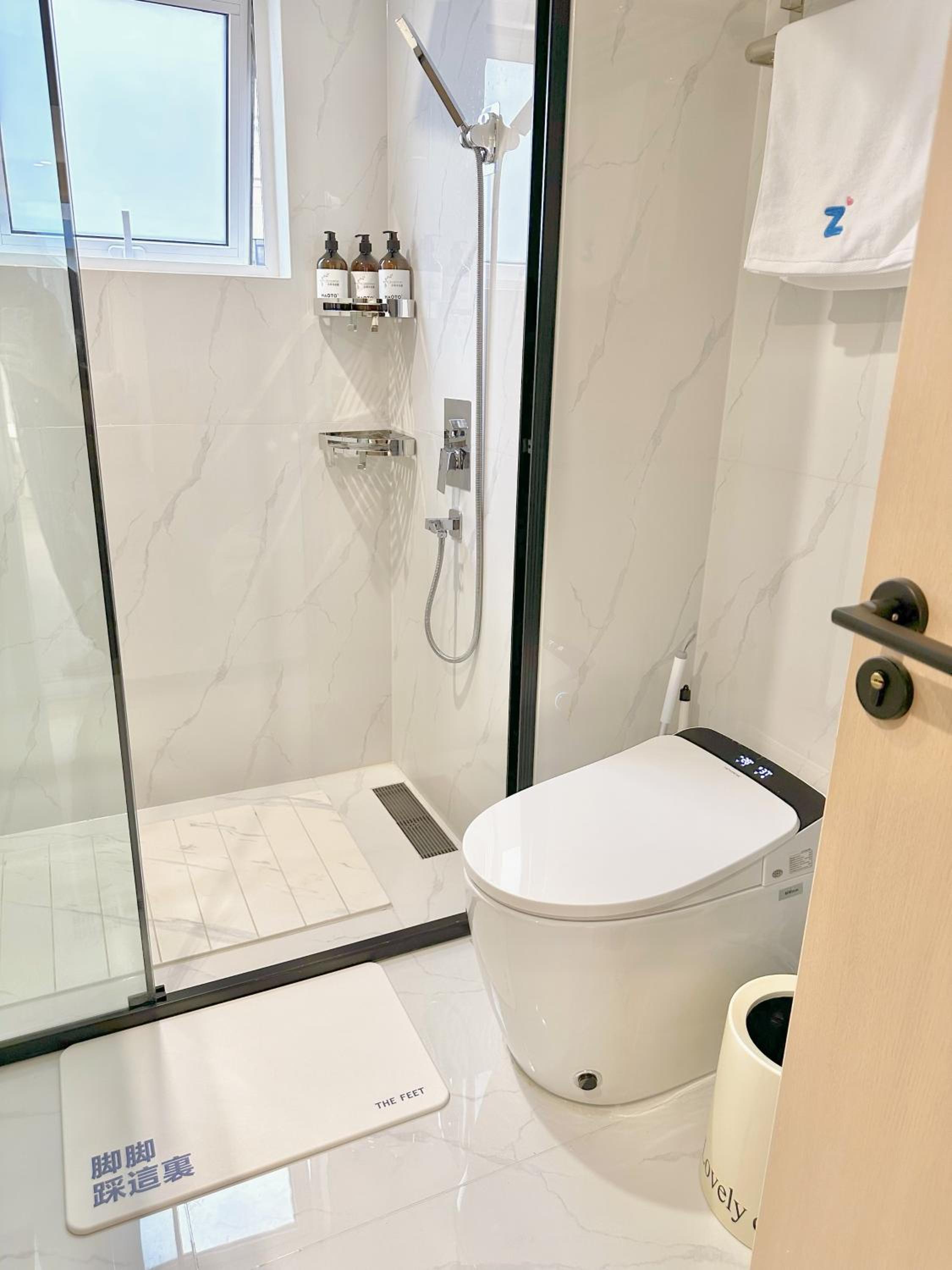 ZHome-Modern 3 bedrooms apartment - near NanJing Road