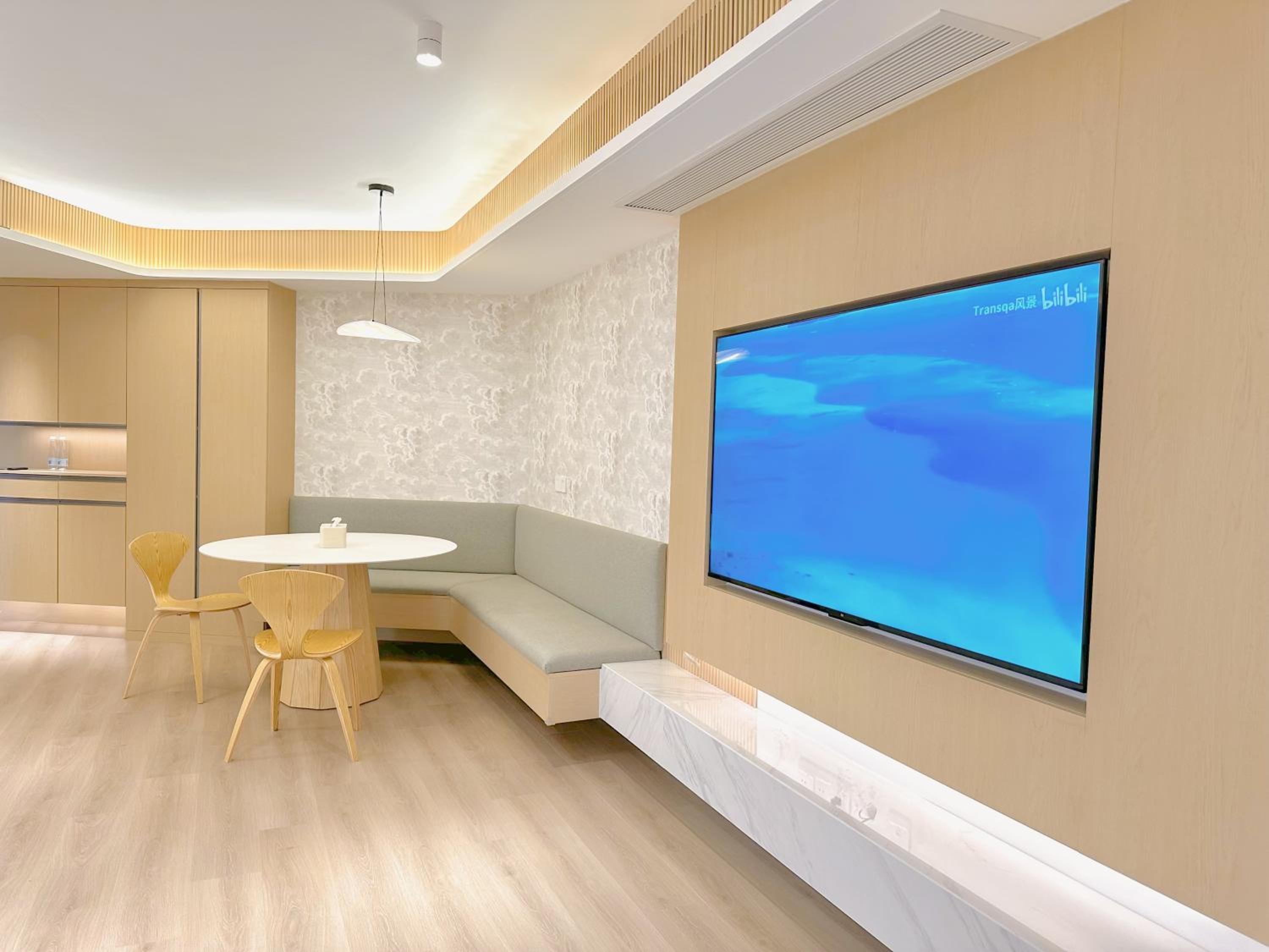 ZHome-Modern 3 bedrooms apartment - near NanJing Road