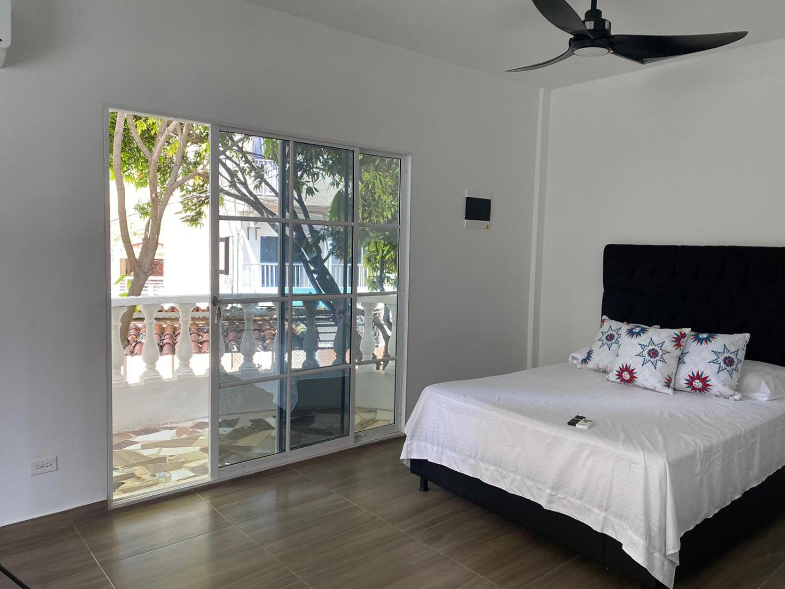 Isabella Habitaciones y aptos cerca del Aeropuerto y Playa
