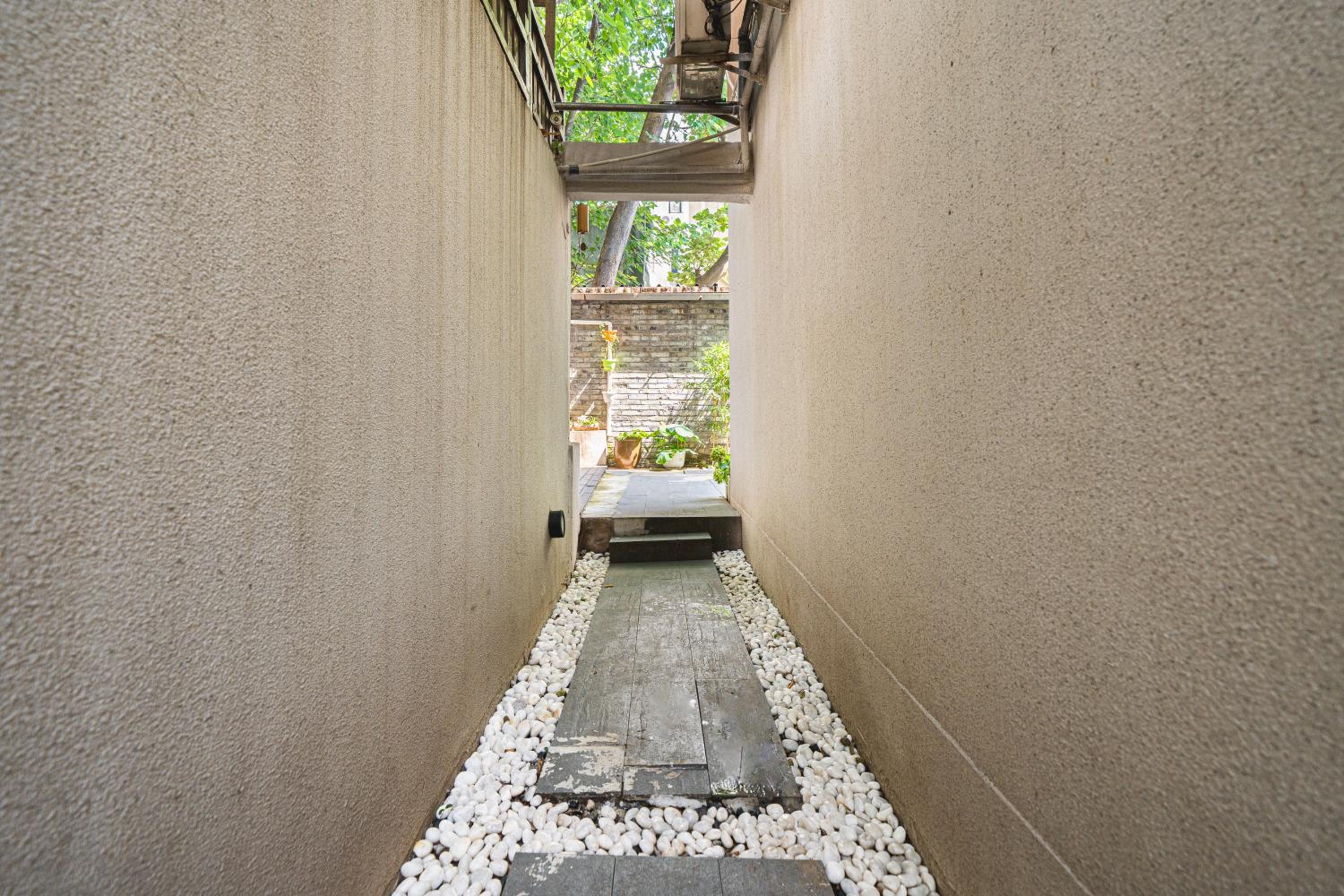Shanghai Celebrity Courtyard B&B