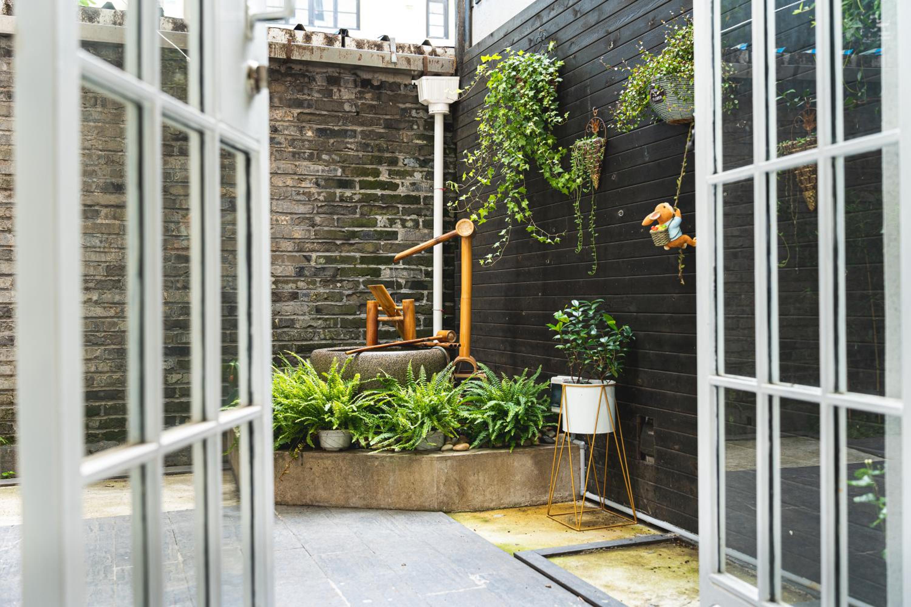 Shanghai Celebrity Courtyard B&B