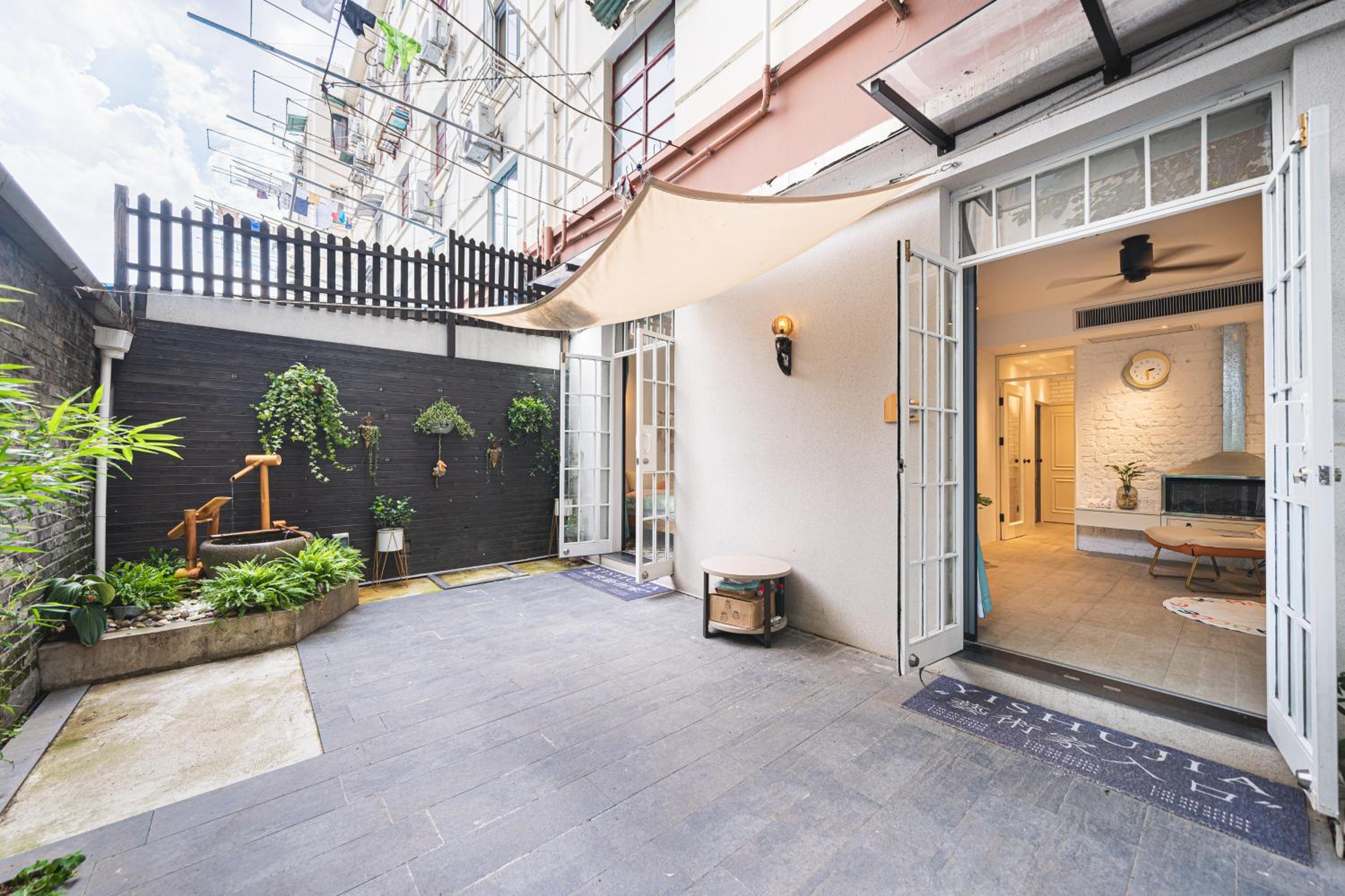 Shanghai Celebrity Courtyard B&B