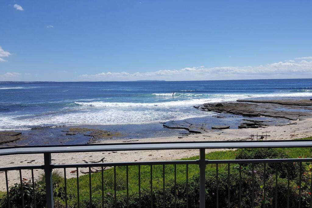 'Nirvana' - Beachfront Luxury Family Home Mollymook