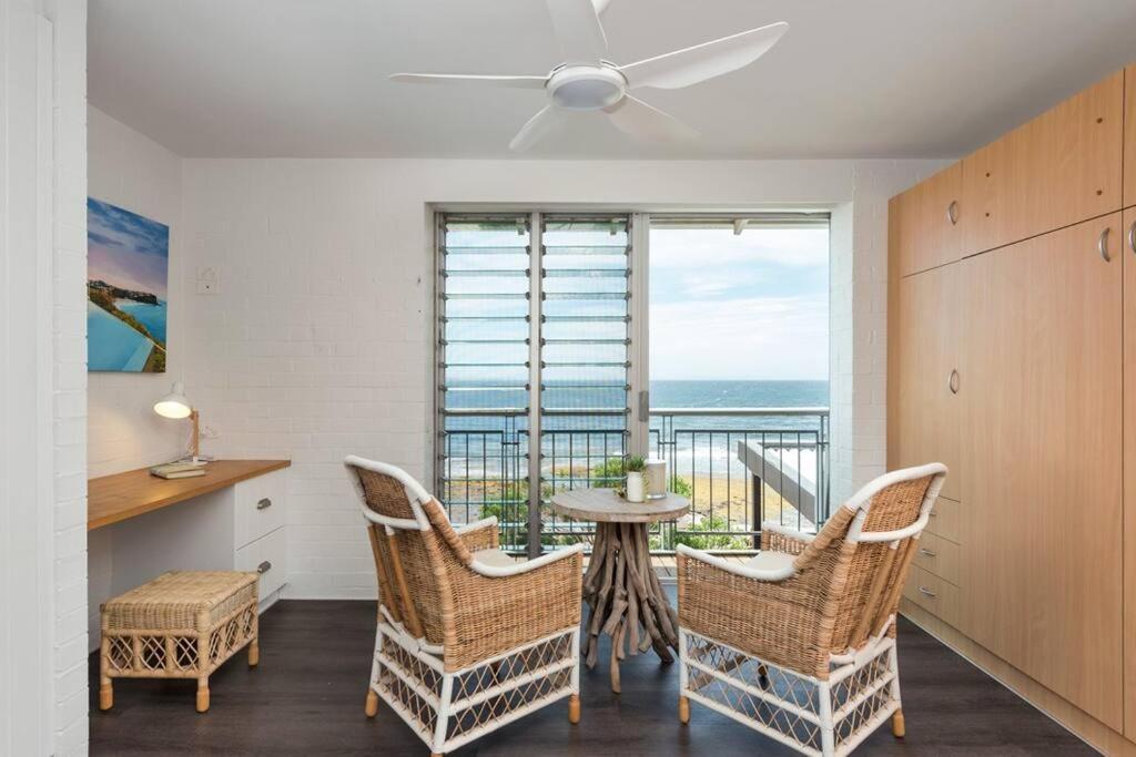 'Nirvana' - Beachfront Luxury Family Home Mollymook