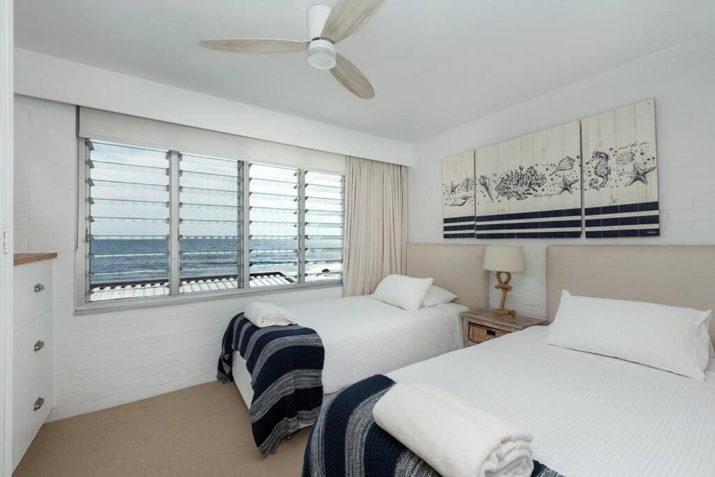 'Nirvana' - Beachfront Luxury Family Home Mollymook