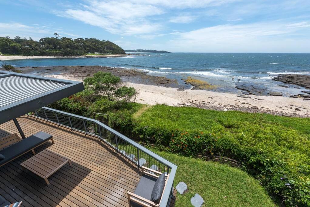 'Nirvana' - Beachfront Luxury Family Home Mollymook