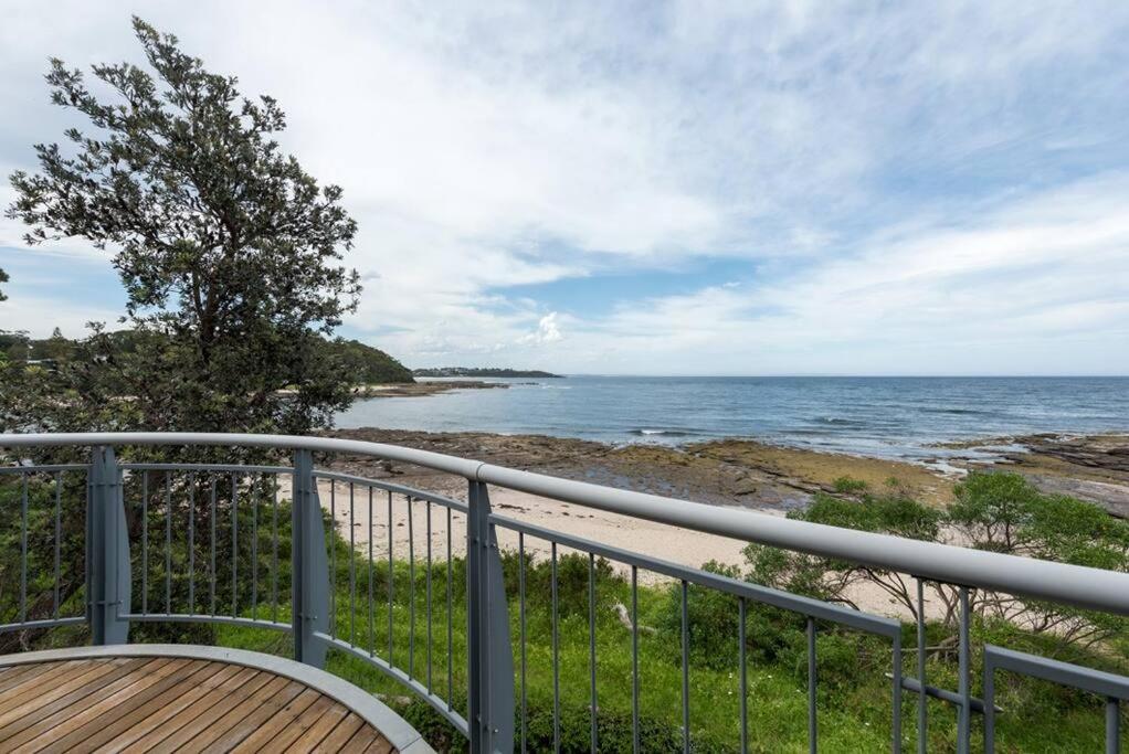'Nirvana' - Beachfront Luxury Family Home Mollymook