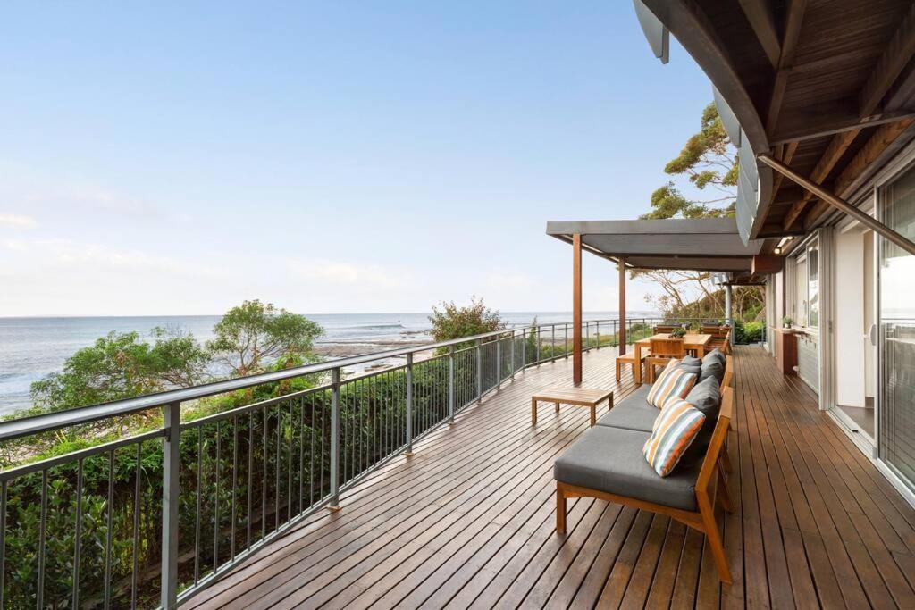 'Nirvana' - Beachfront Luxury Family Home Mollymook