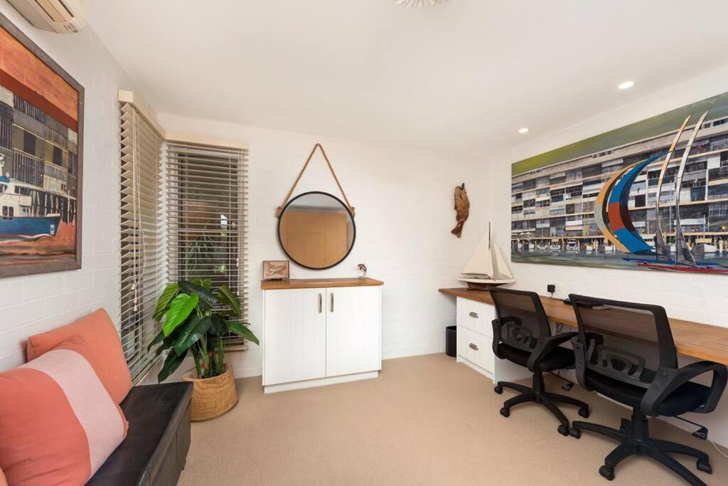 'Nirvana' - Beachfront Luxury Family Home Mollymook