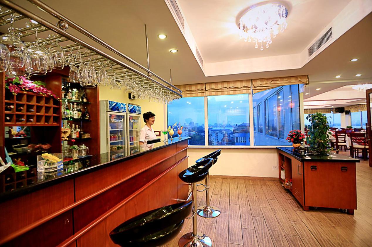 MoonView Hotel HN - by BAY LUXURY