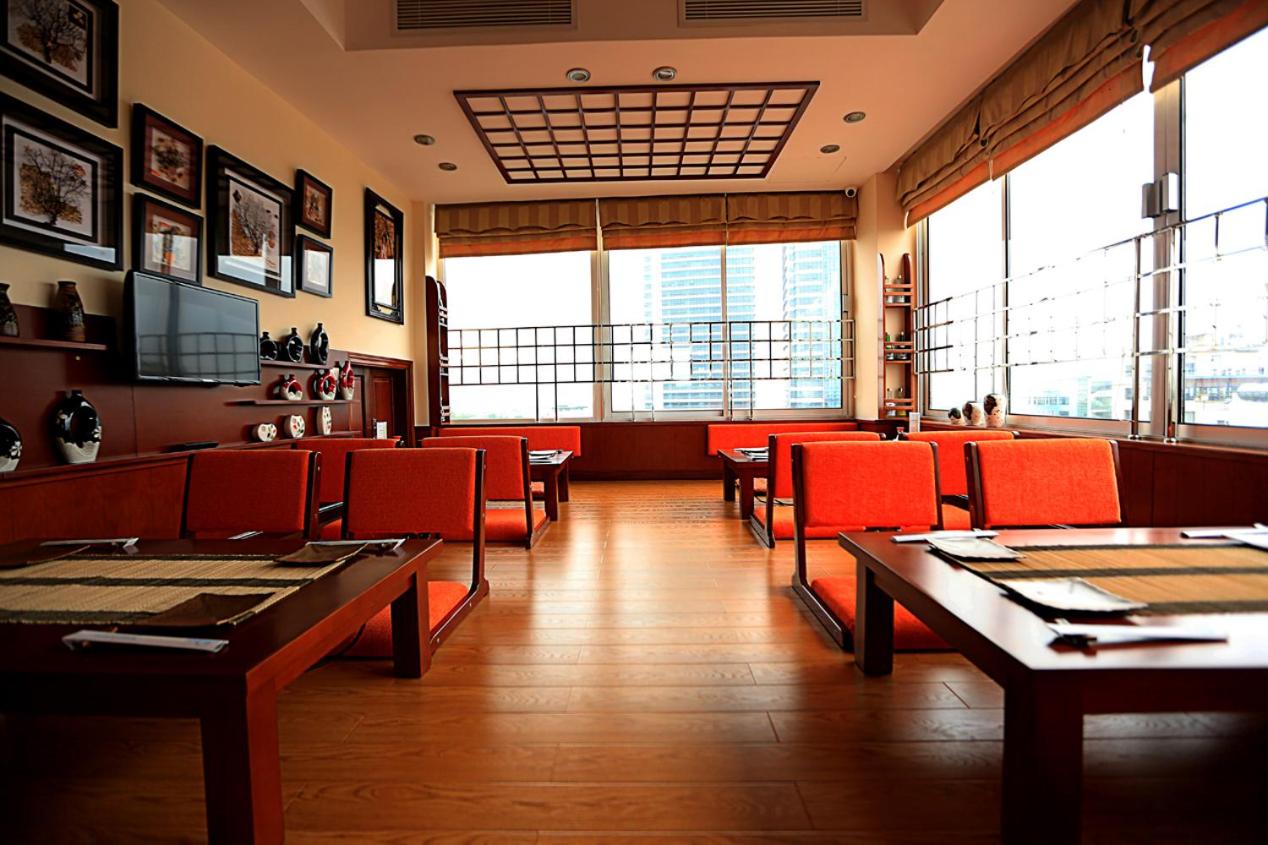 MoonView Hotel HN - by BAY LUXURY