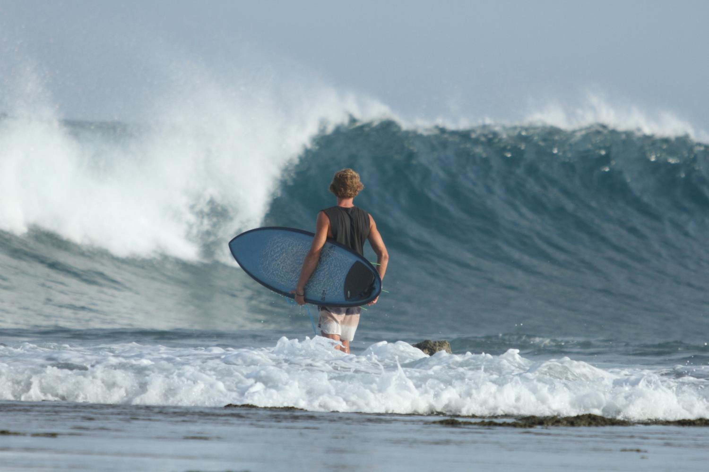 Oseda Nias Surf House