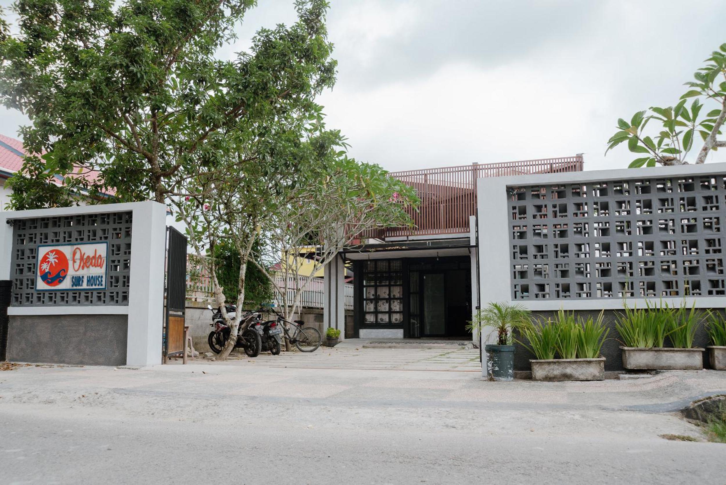 Oseda Nias Surf House