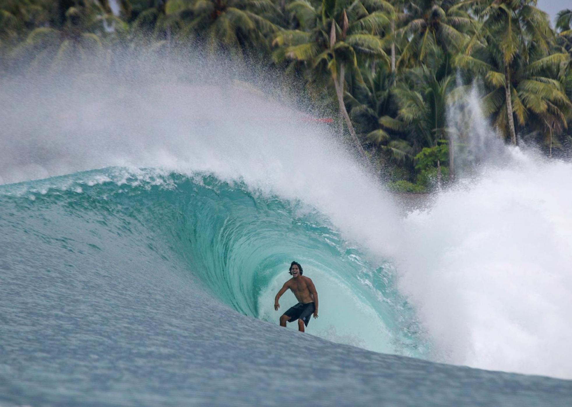 Oseda Nias Surf House