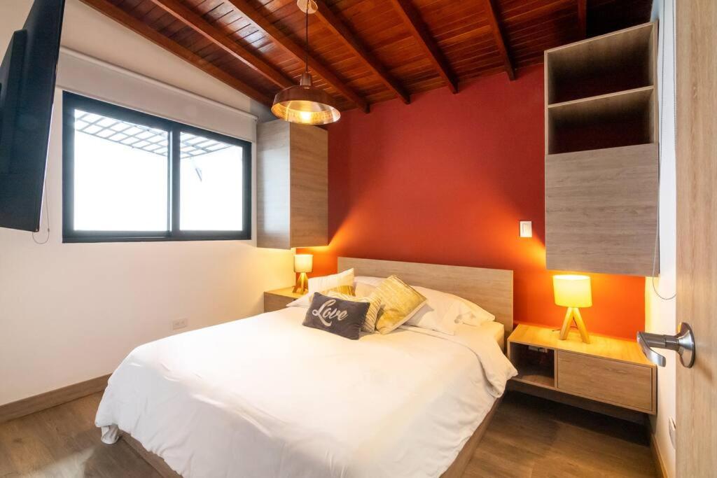 Casa Jardines, moderna y tradicional casa en Envigado