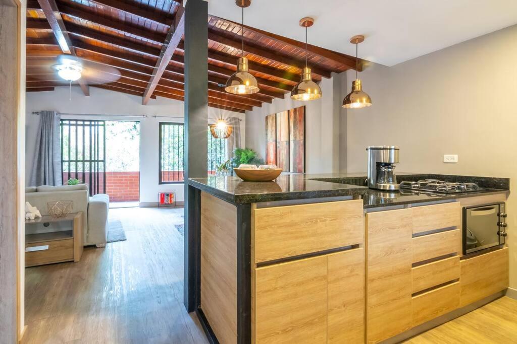 Casa Jardines, moderna y tradicional casa en Envigado