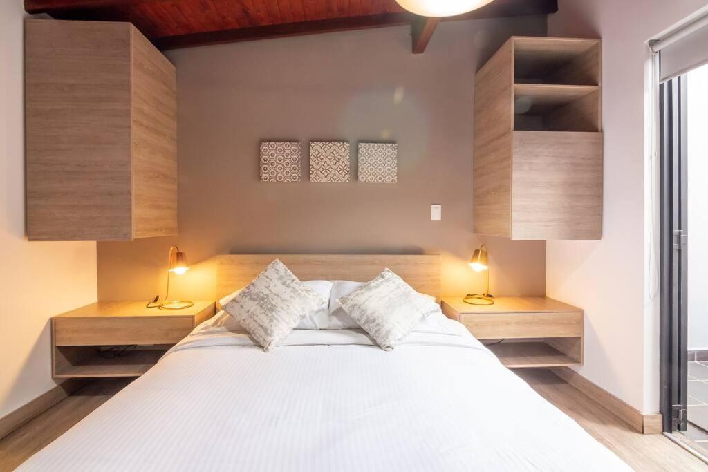 Casa Jardines, moderna y tradicional casa en Envigado