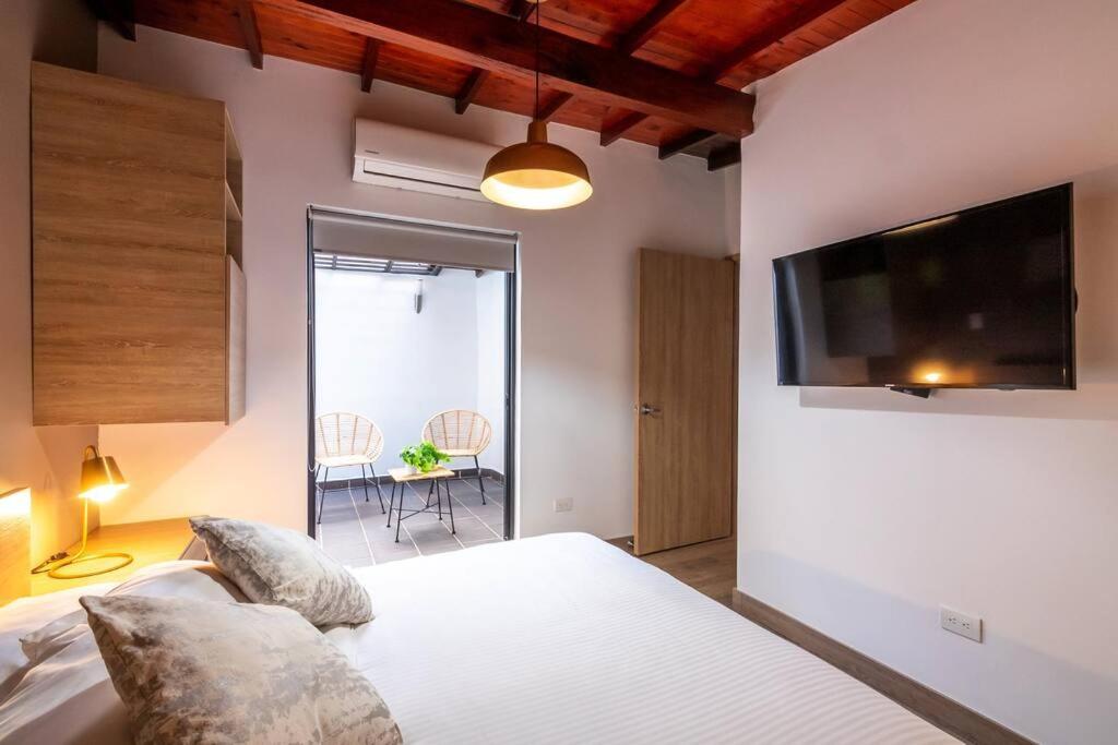 Casa Jardines, moderna y tradicional casa en Envigado
