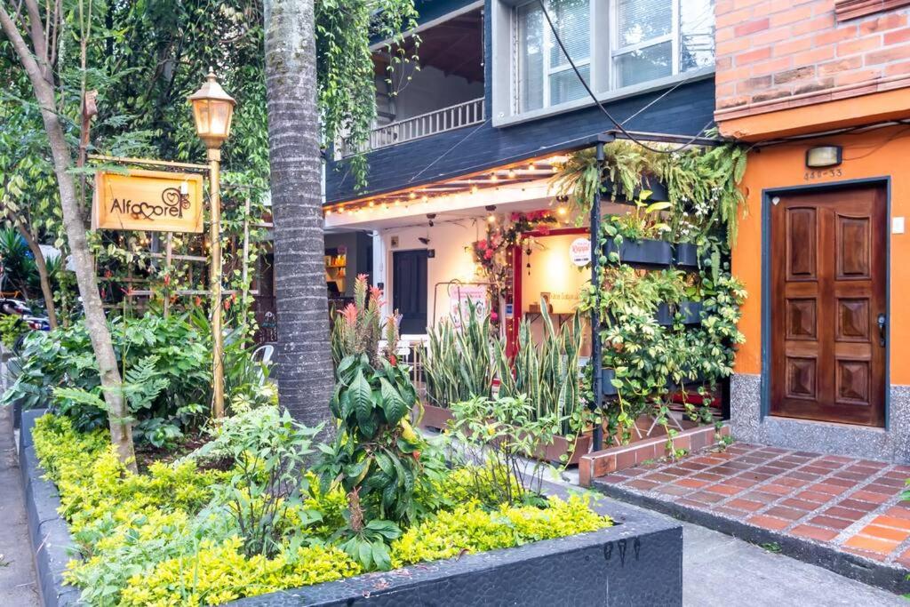 Casa Jardines, moderna y tradicional casa en Envigado