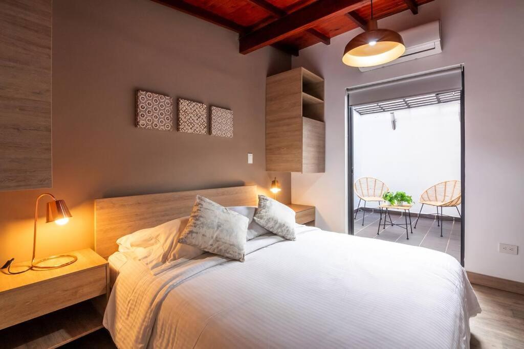 Casa Jardines, moderna y tradicional casa en Envigado