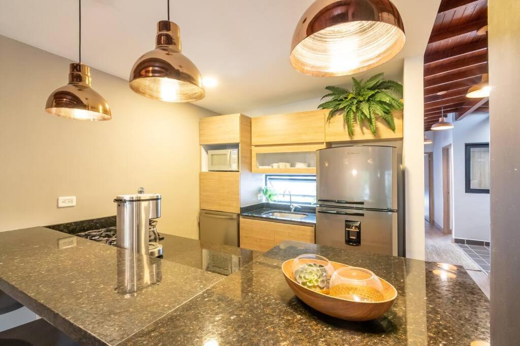Casa Jardines, moderna y tradicional casa en Envigado