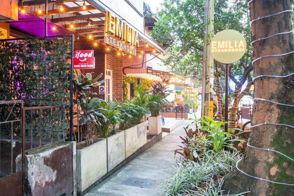 Casa Jardines, moderna y tradicional casa en Envigado