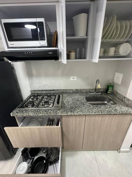 Hermoso apartamento modelia embajada aeropuerto