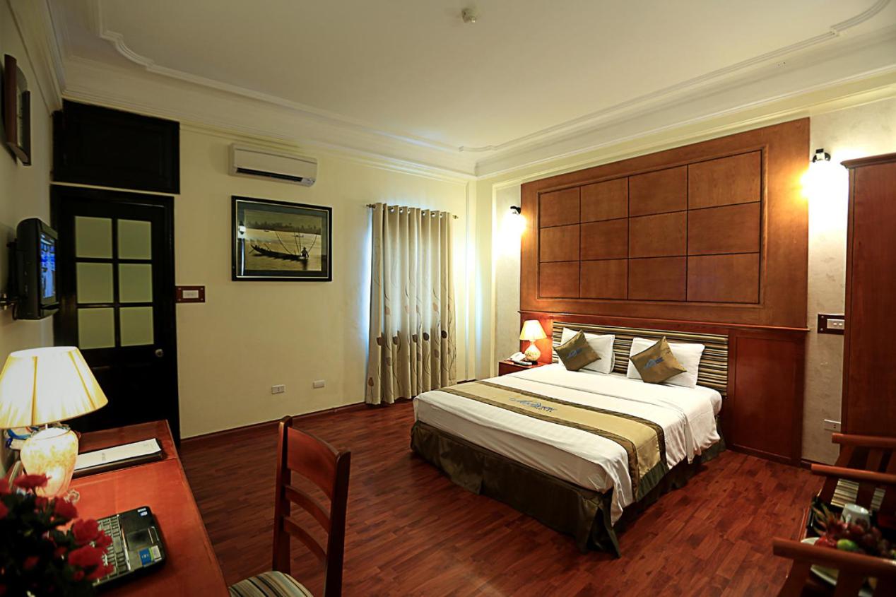 MoonView Hotel HN - by BAY LUXURY