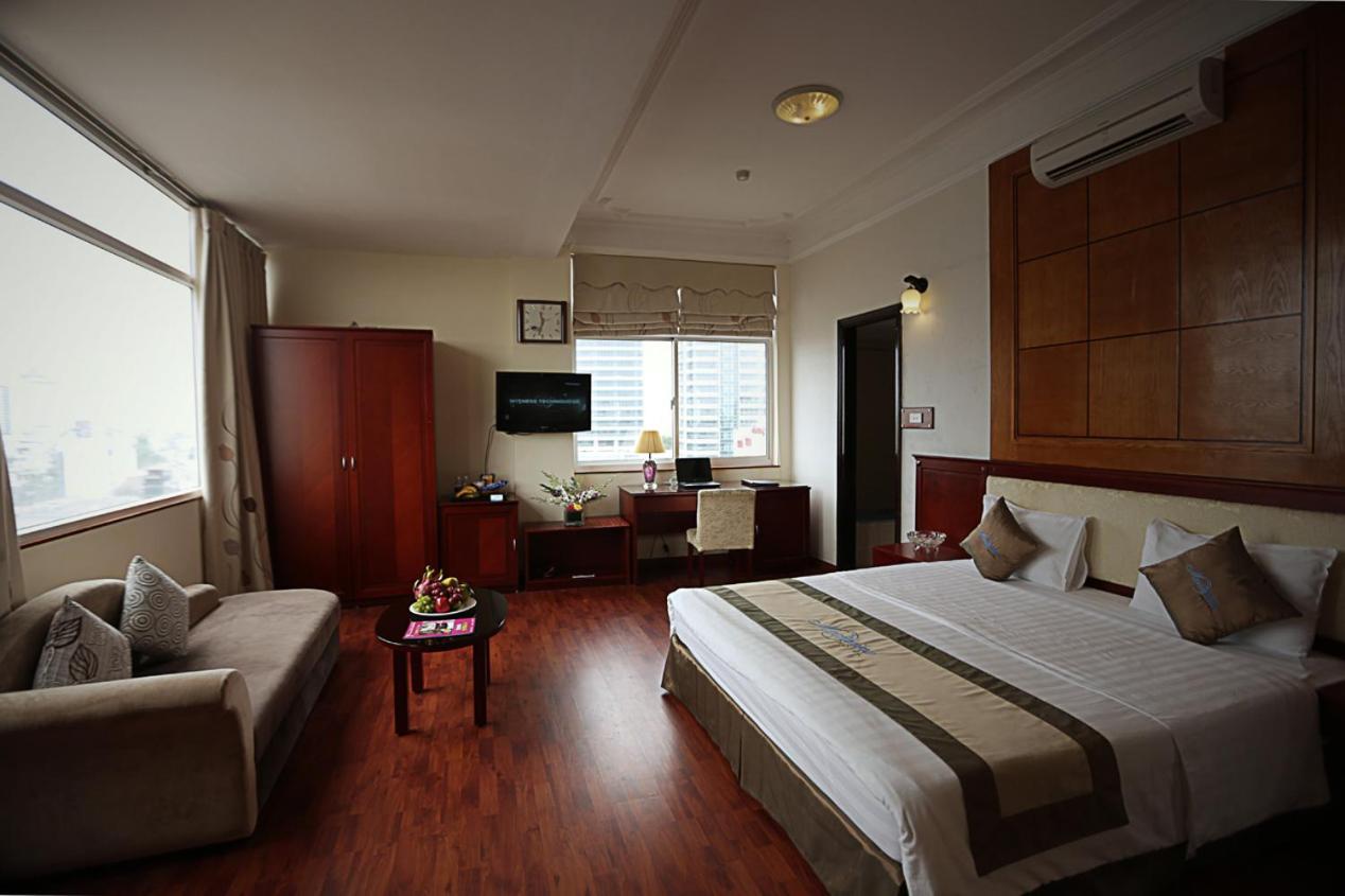 MoonView Hotel HN - by BAY LUXURY