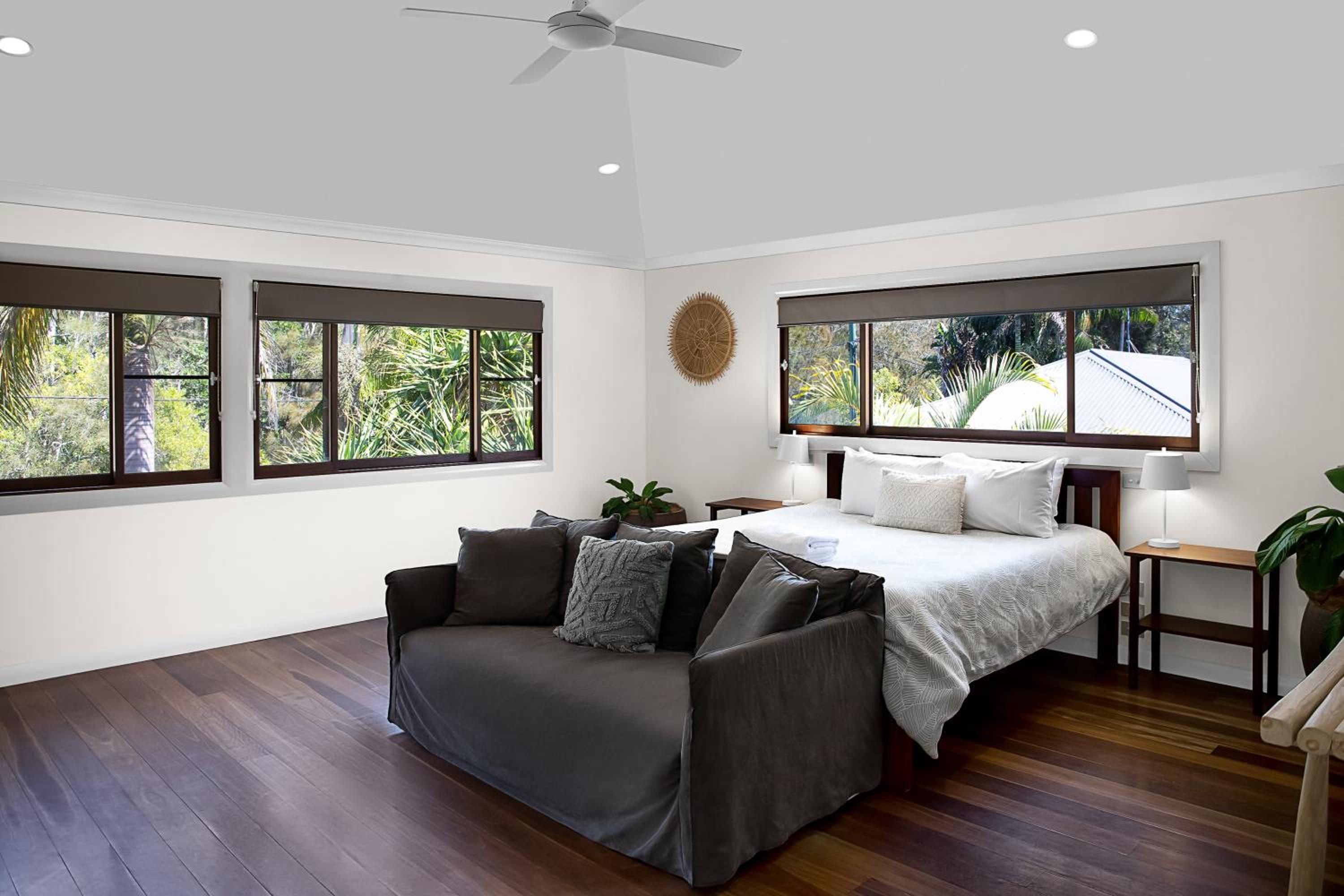 Away Guesthouse- Away on Shirley Lane