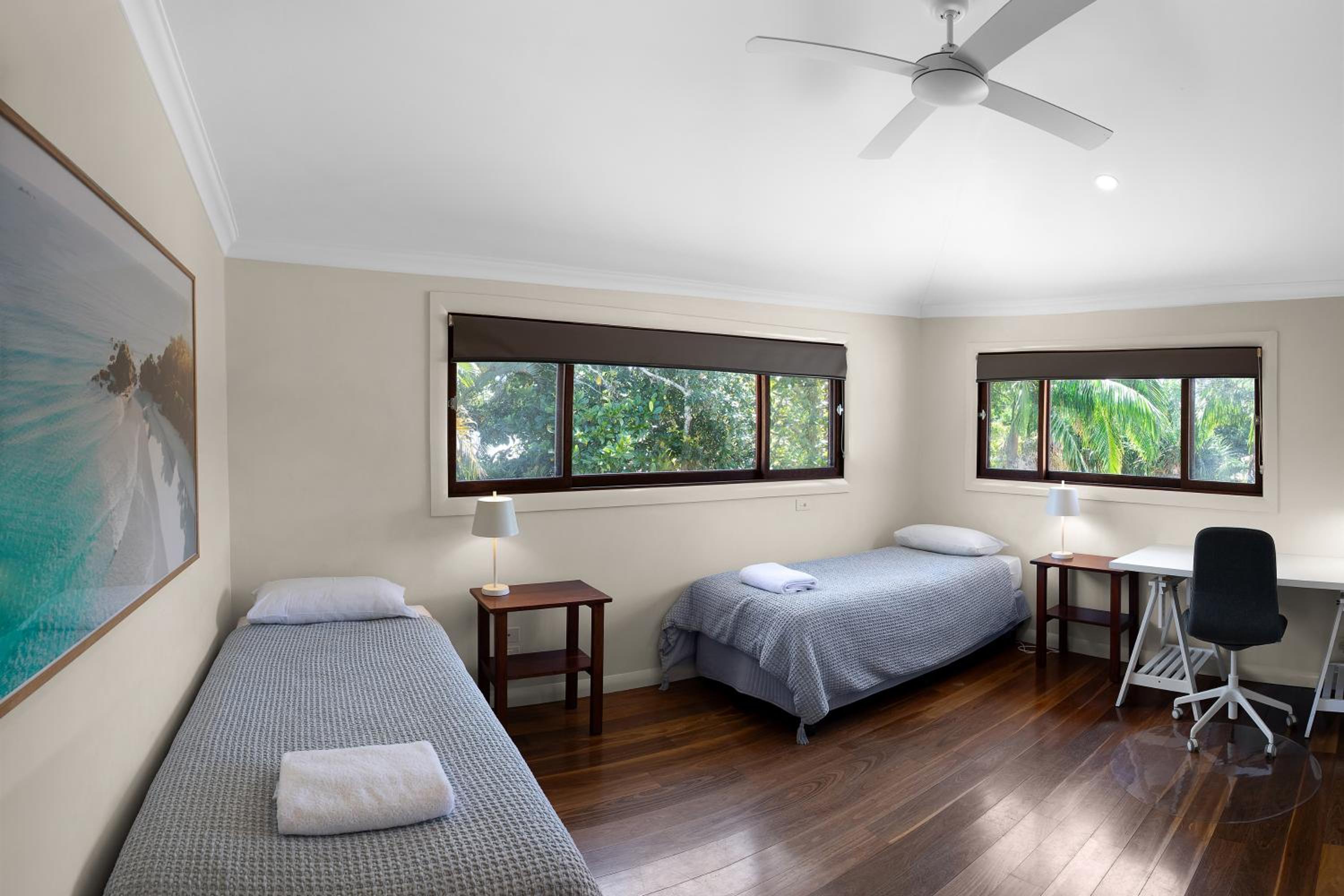 Away Guesthouse- Away on Shirley Lane