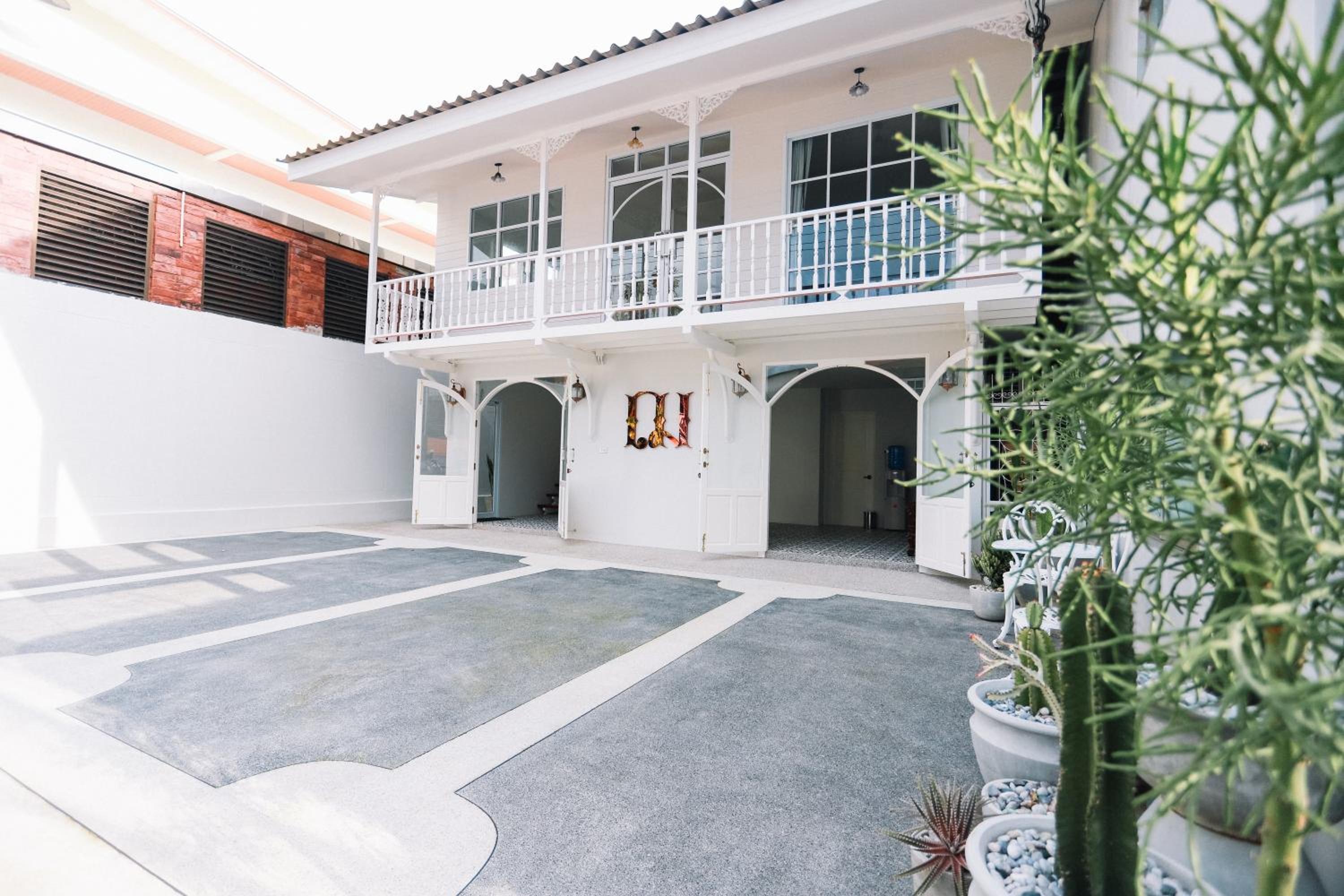 Hotel Chertel Poshtel - Image 1