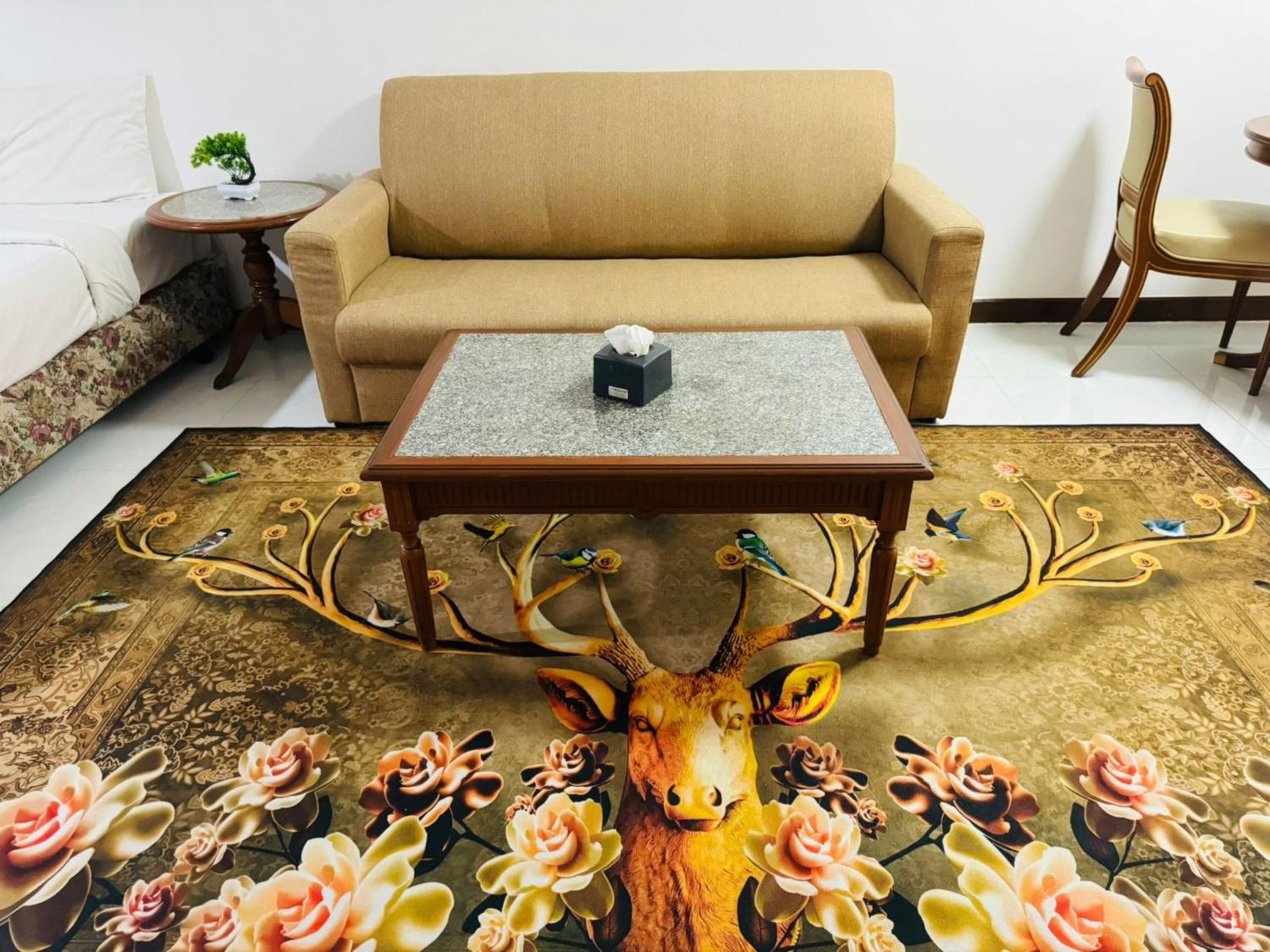 Affordable Serviced Apartments in Nana Omni Tower - Prime Sukhumvit location