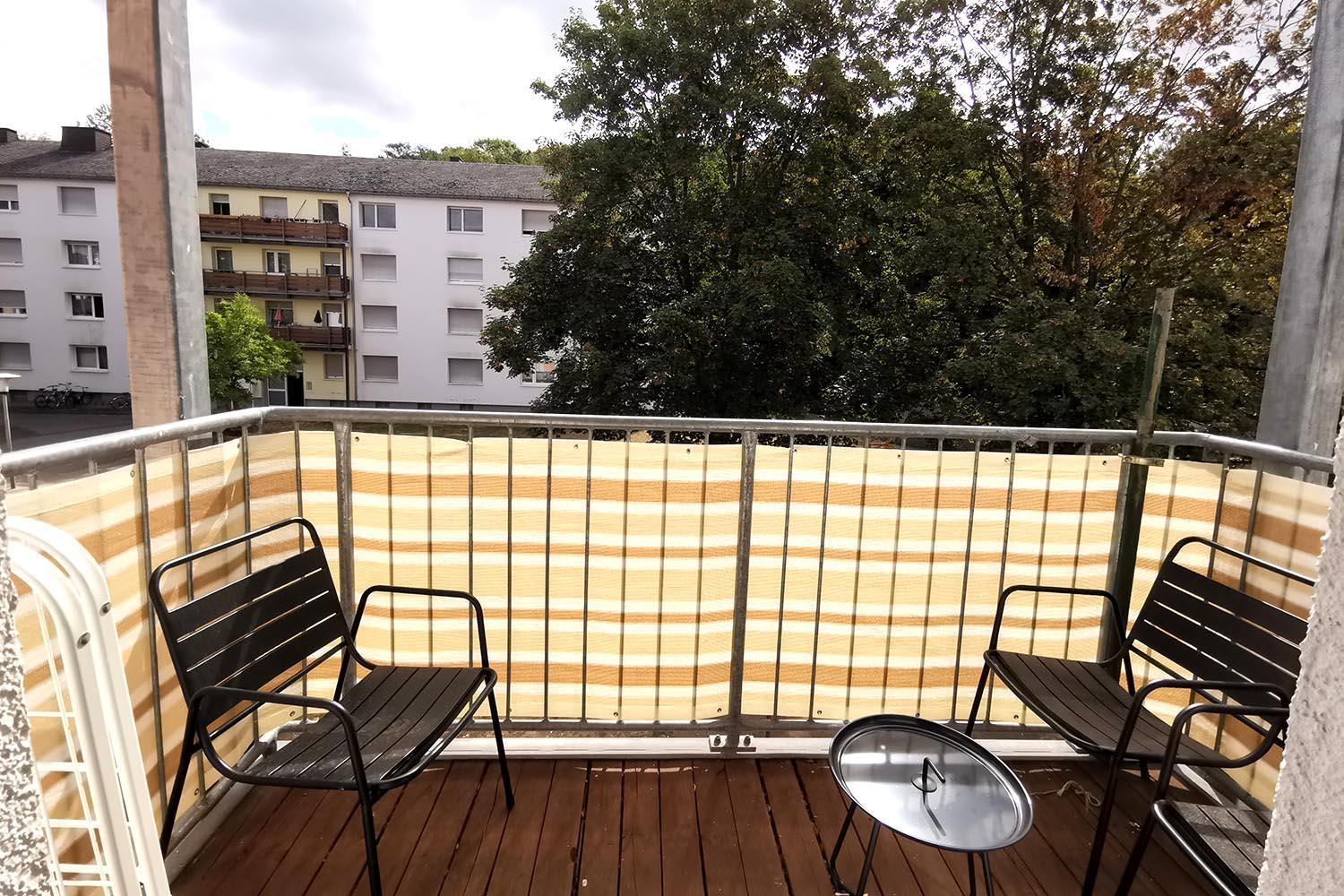 Spacious Apartment with Balcony & WiFi