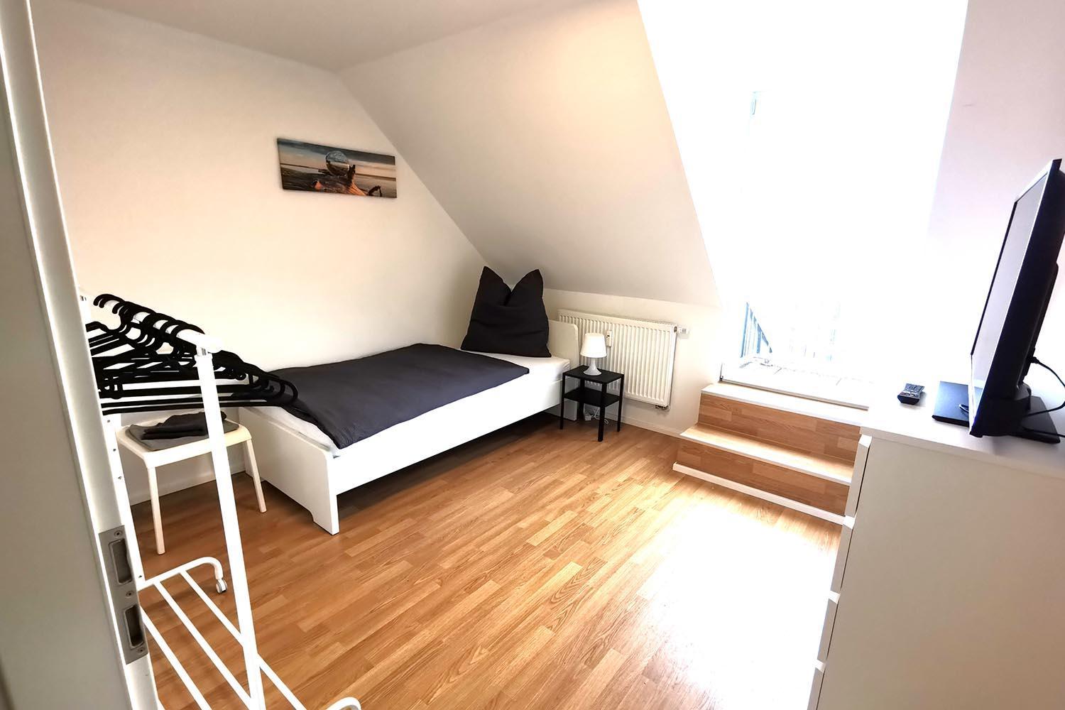 Spacious Apartment with Balcony & WiFi