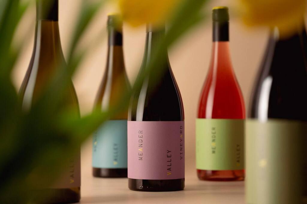 Meander Valley Vineyard Escape