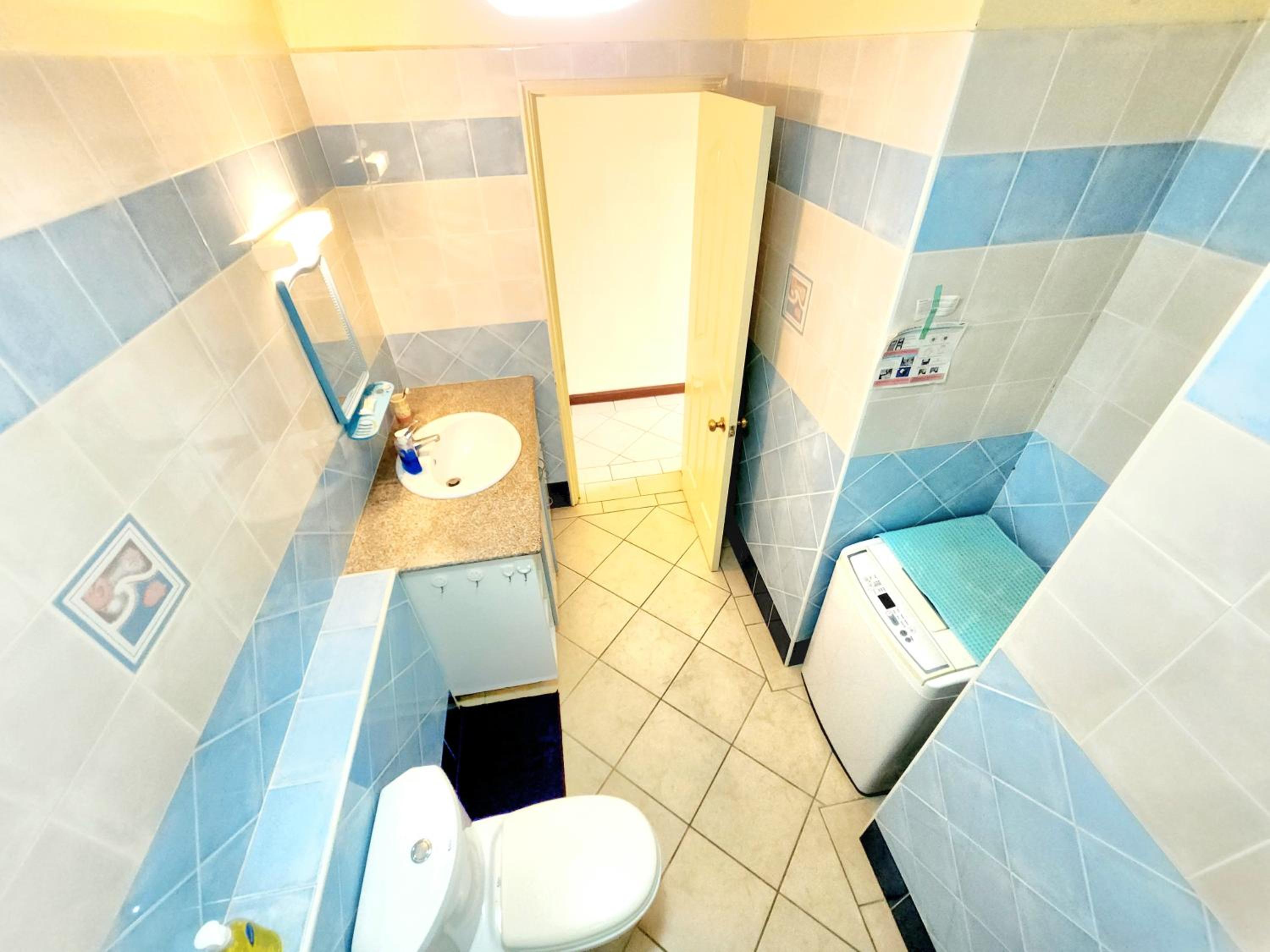 Richmond Hill Apartment, Grand-Bay view 5