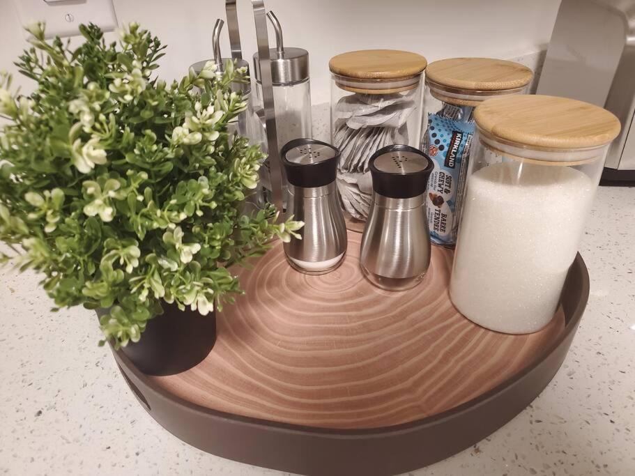 Lux Modern 2BR Radiant Suite+Free Parking