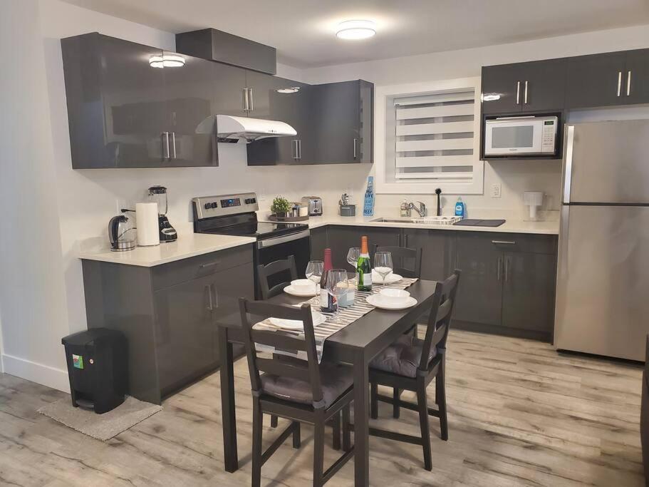 Lux Modern 2BR Radiant Suite+Free Parking