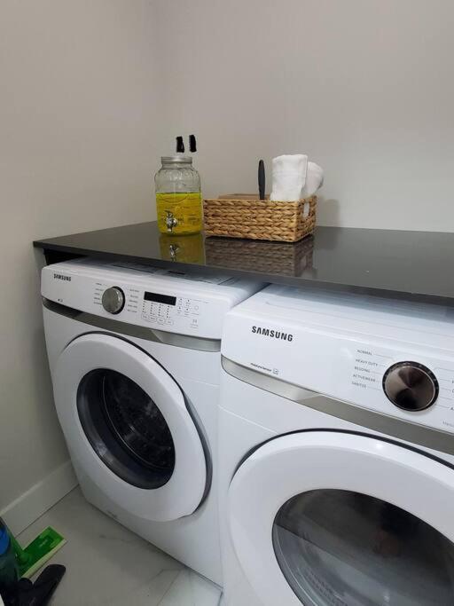 Lux Modern 2BR Radiant Suite+Free Parking