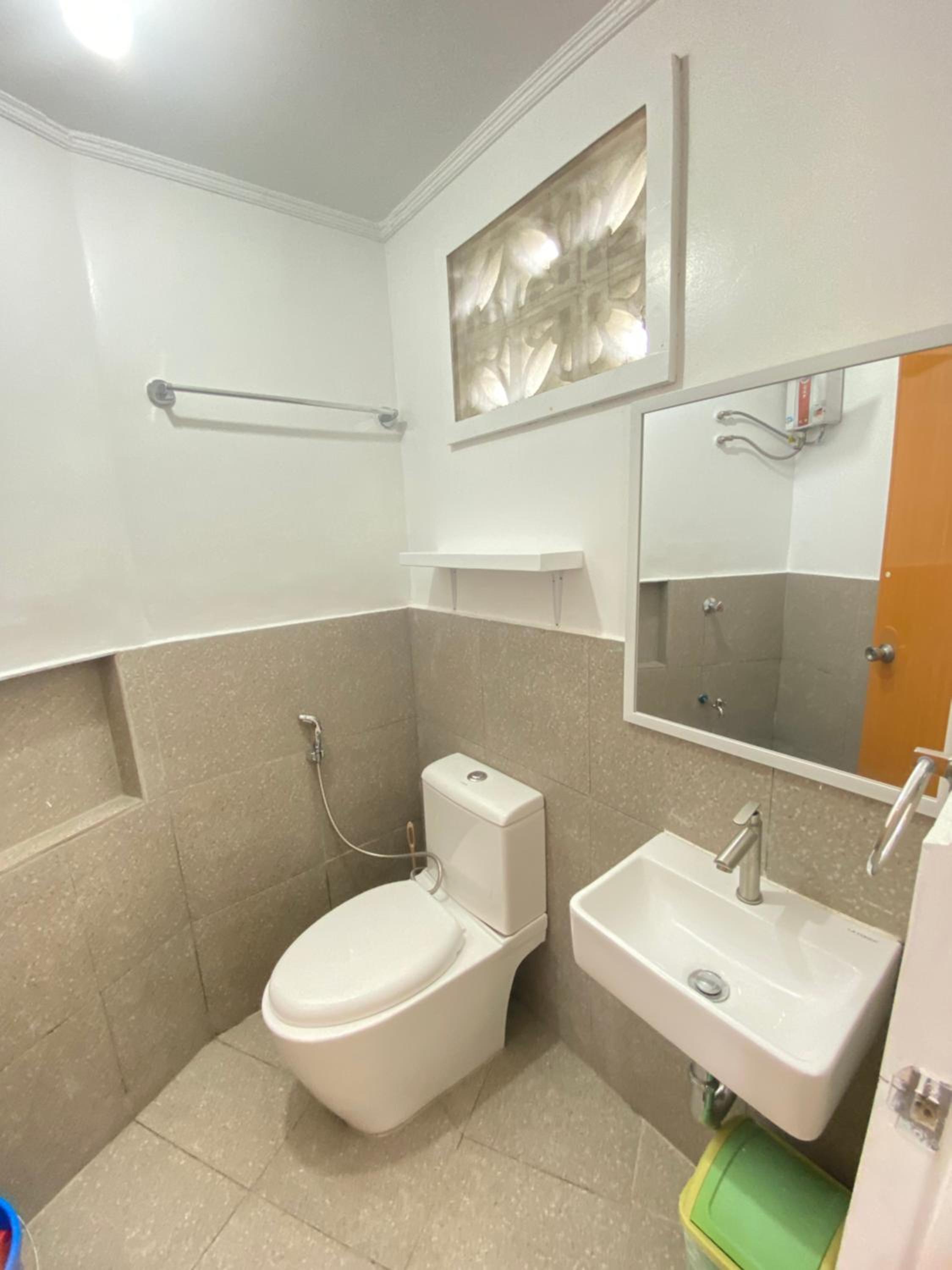 Vargas Apartelle