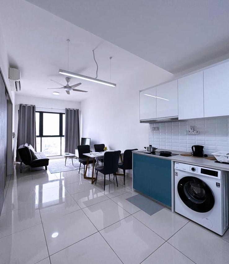 THE EDEN HomeSuite @ CONTINEW RESIDENSI 5 MINS WALK TO MRT