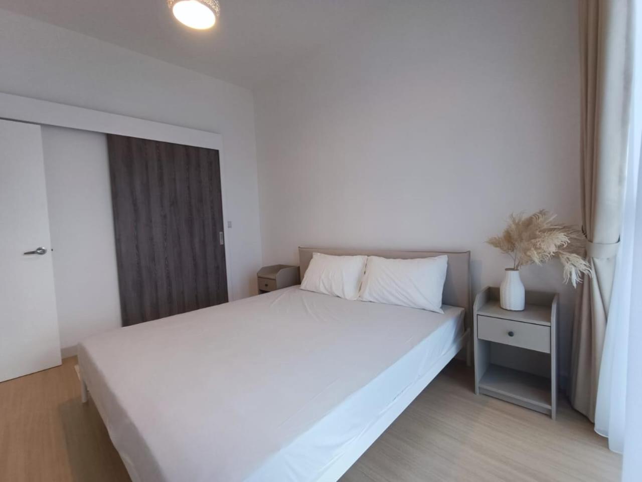 THE EDEN HomeSuite @ CONTINEW RESIDENSI 5 MINS WALK TO MRT