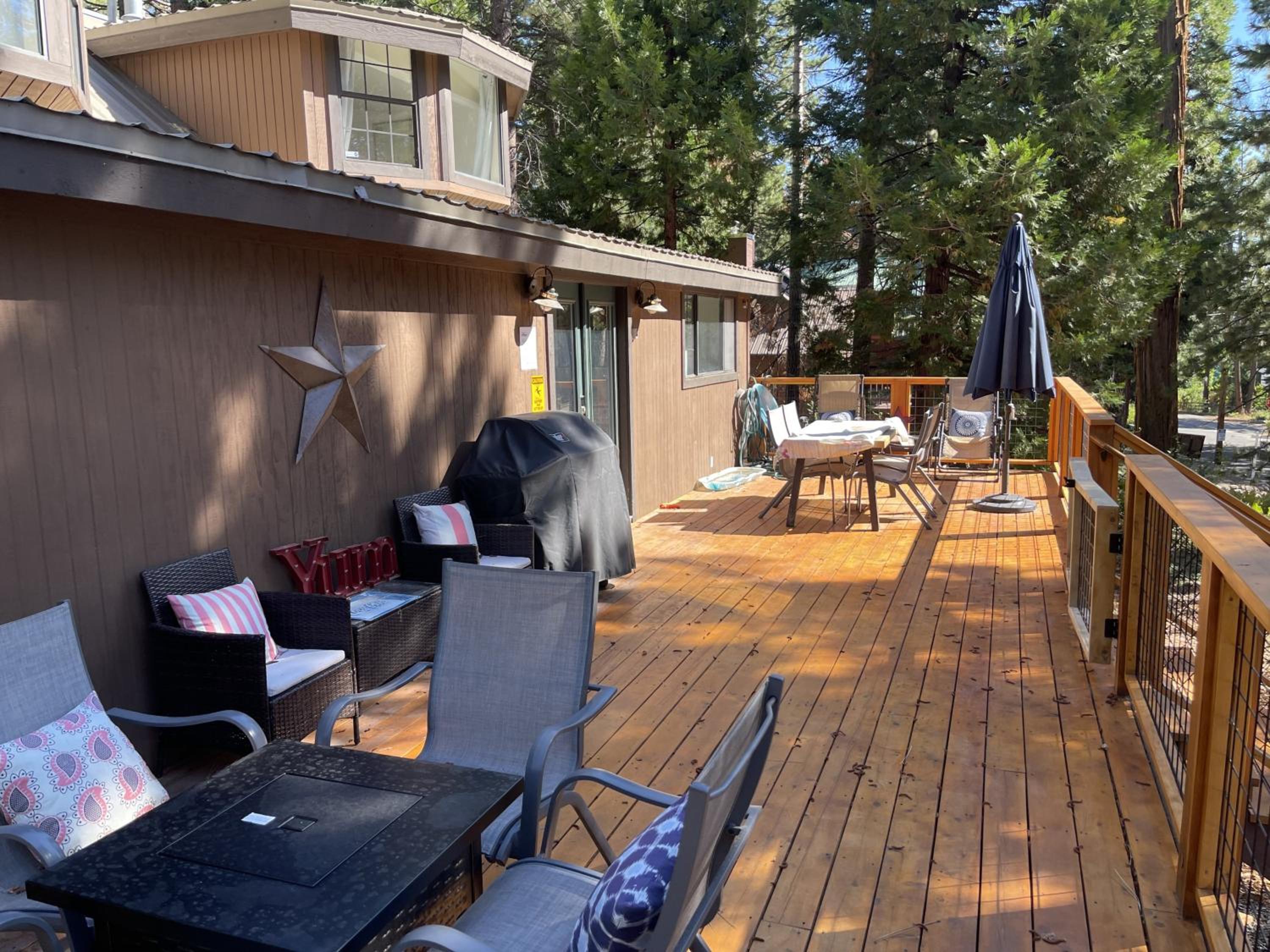 Walking Distance To The Lake And Beach! view 3