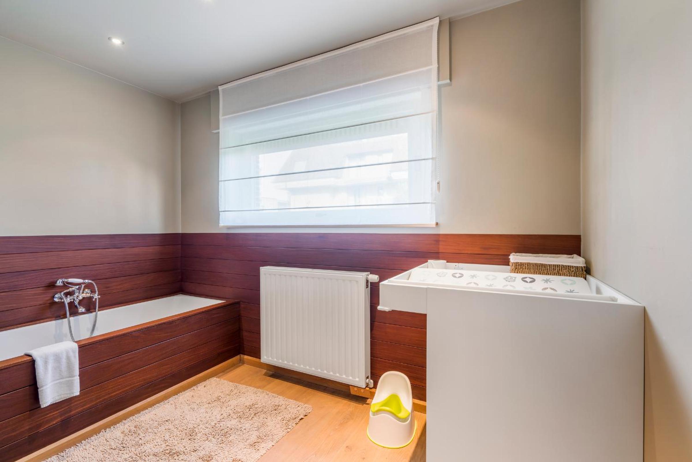 Familievilla bij strand met privé tuin & parking