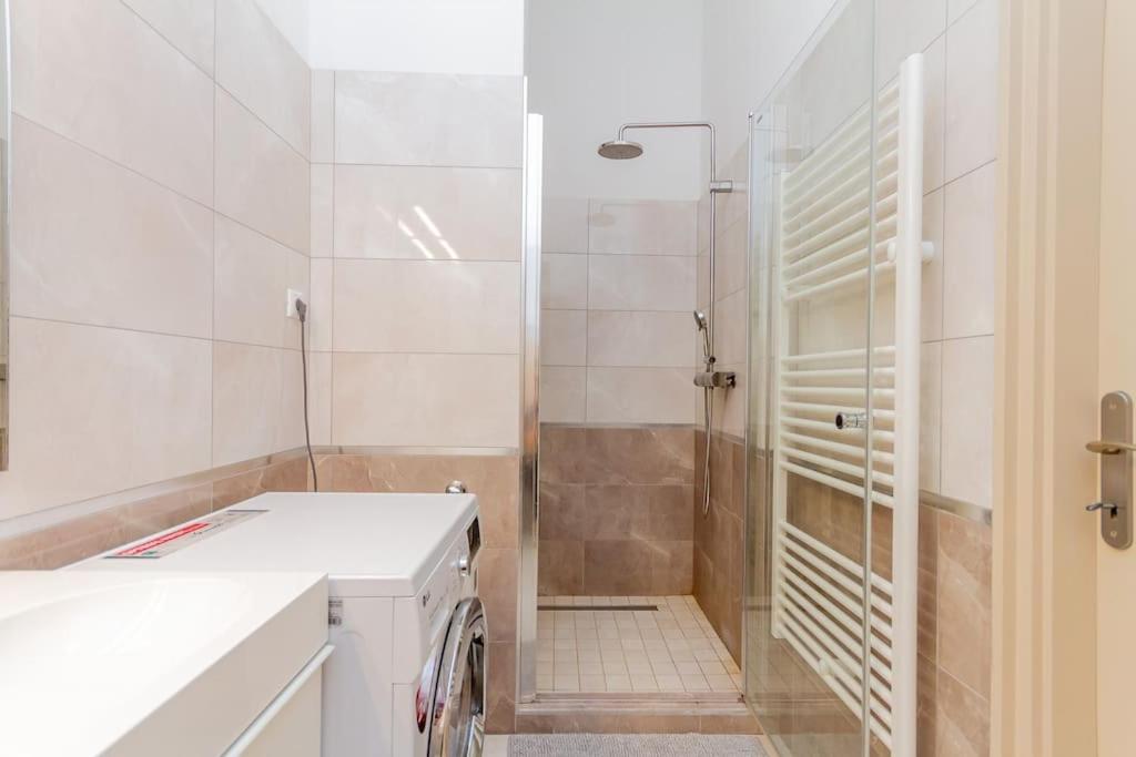 Bartók Boulevard Apartment by NW view 4