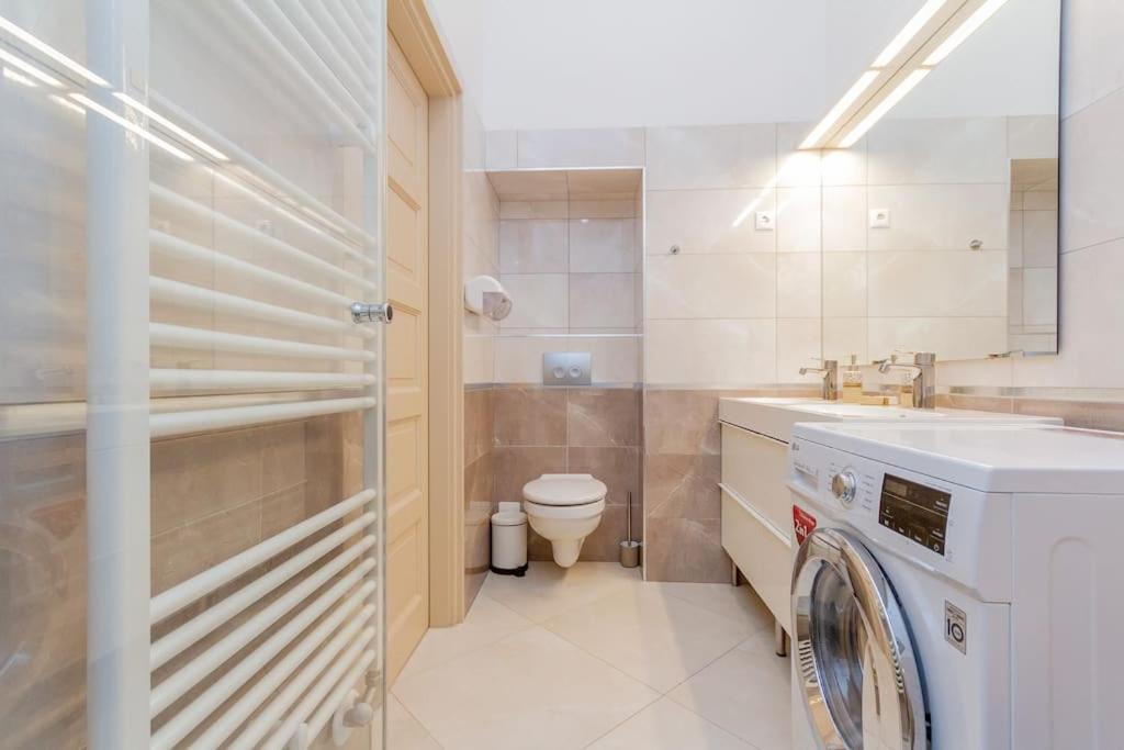 Bartók Boulevard Apartment by NW view 3