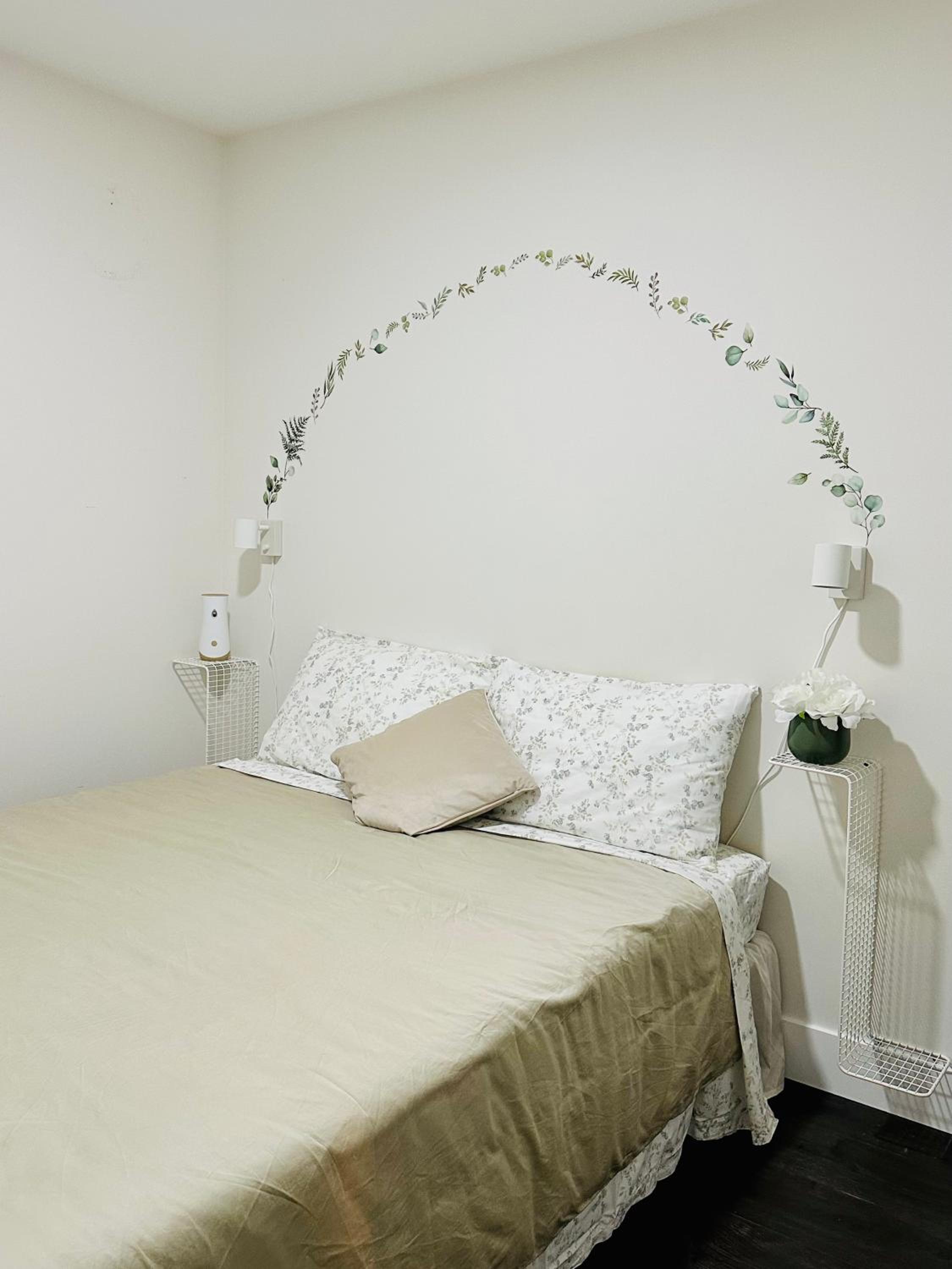 2BR 1.5BA Full Kitchen Private Guest House - Free Parking - Central Location