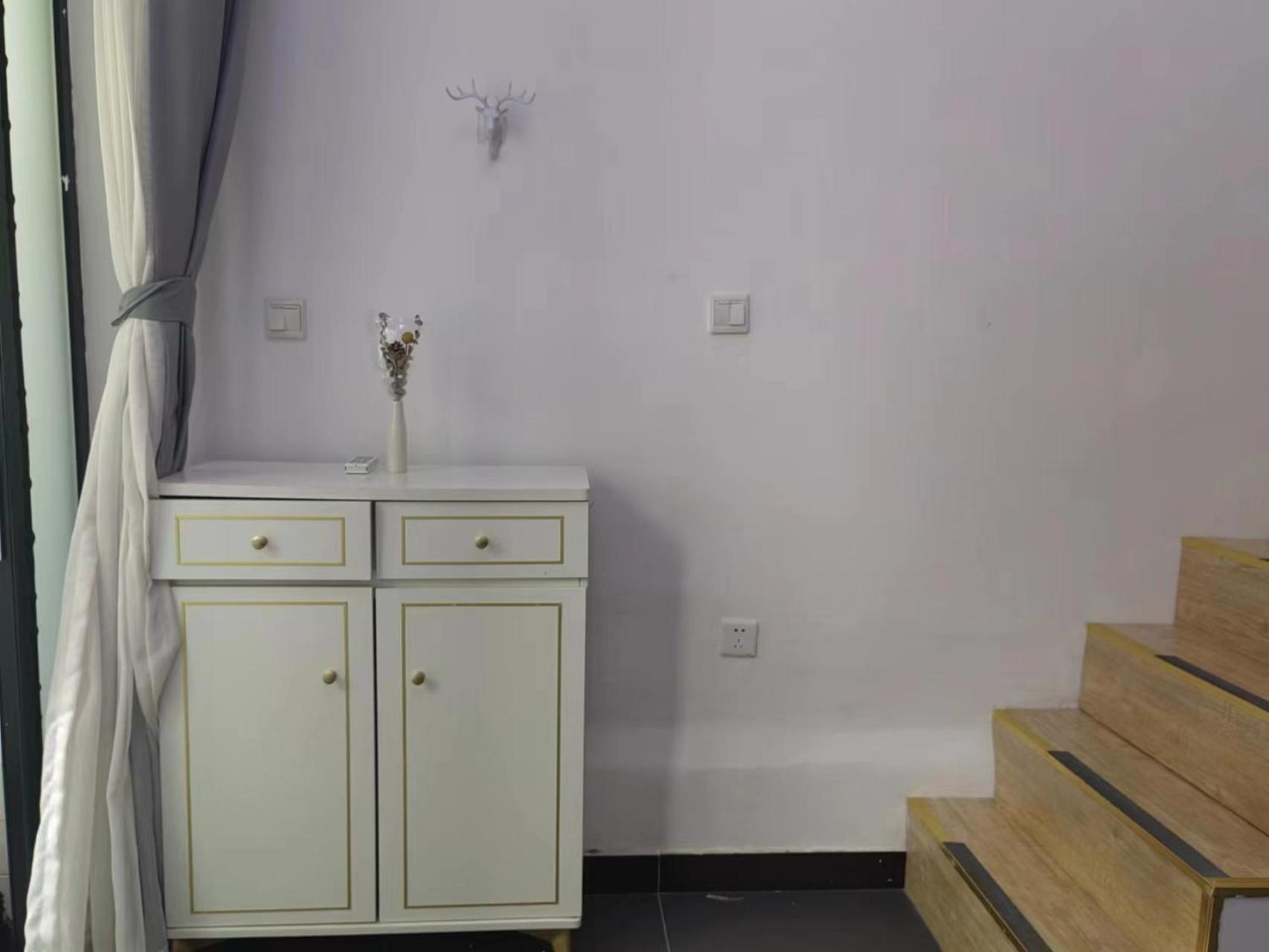 Chinese new year style Shanghai Garden Historical loft Apartment with courtyard and citywalk- Near Downtown Wukang Road