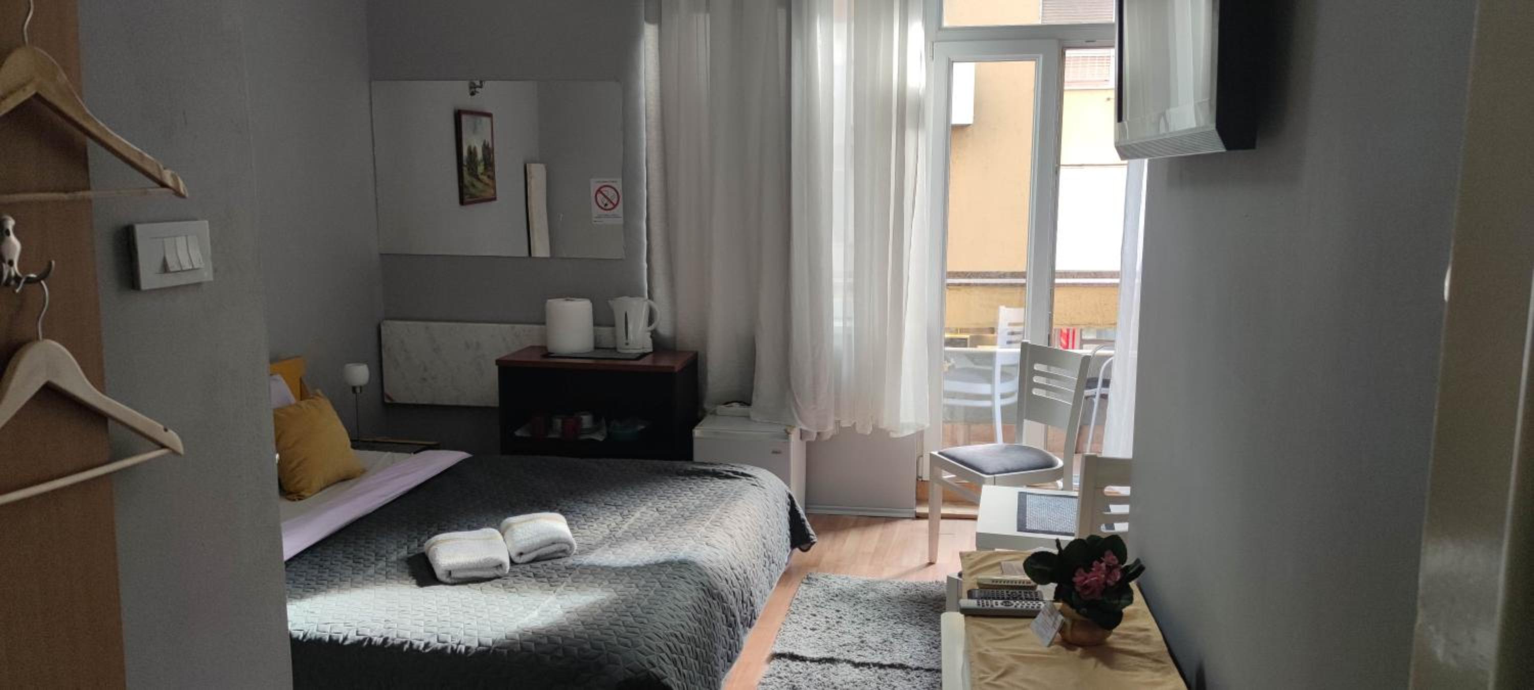 Photo 8